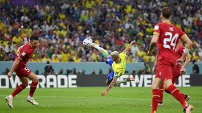 Brasil gana a Serbia