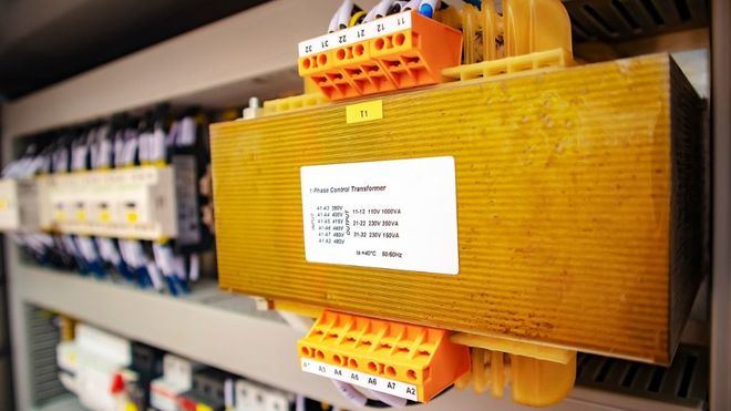 Severo repunte del precio de la luz, que supera este lunes los 114 euros