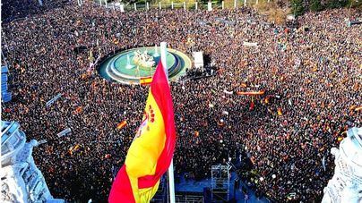 Miles de personas protestan en Madrid contra Sánchez y "la deriva política que ha tomado España"