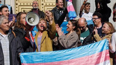 Los mayores de 16 años pueden cambiar de sexo sin requisitos