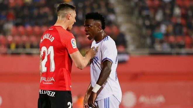 El Mallorca expulsa al hincha que insultó a Vinícius