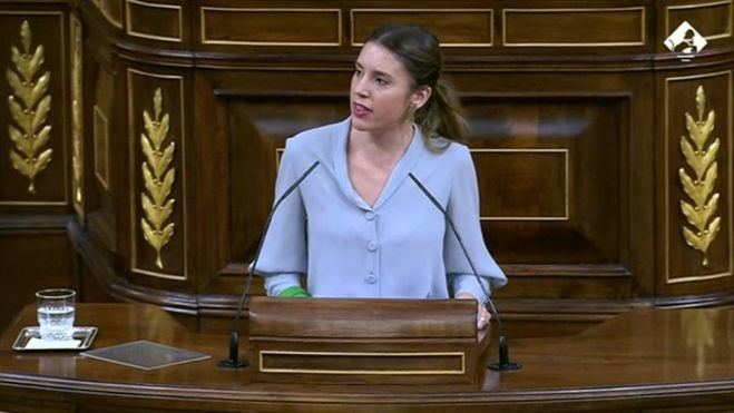 PSOE y PP pactan la reforma del 'sí es sí' con el rechazo de Podemos