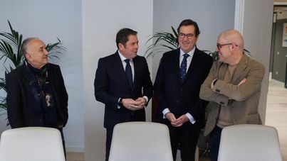 Patronal y sindicatos pactan una subida salarial del 4 por ciento en 2023 y del 3 en 2024 y 2025