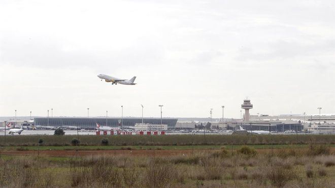 Los pilotos amenazan con paros masivos durante los meses de verano