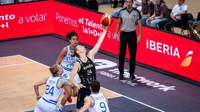 España arranca con victoria su preparación