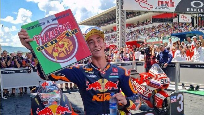Moto2: Izan Guevara, decimoctavo en una carrera que gana Acosta