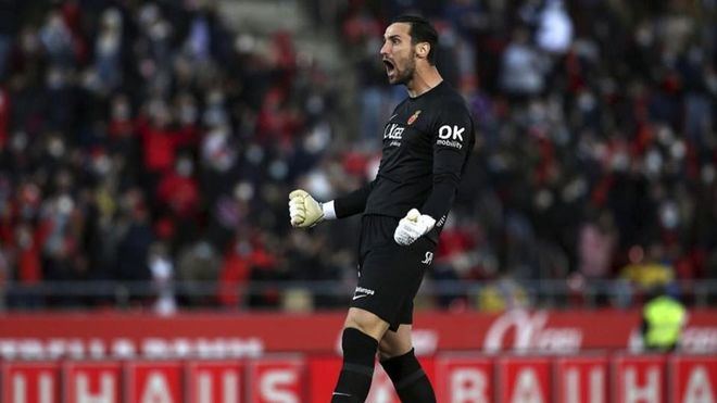 Sergio Rico abandona la UCI
