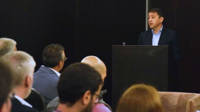 El alcalde reitera la voluntad de acotar a los que dañan el patrimonio vegetal de la ciudad