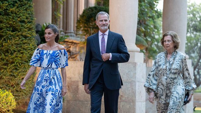 Marivent se viste de gala en la recepción de los Reyes a la sociedad balear