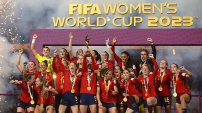 España levantan la Copa del Mundo