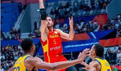 España pasa de ronda tras ganar a Brasil