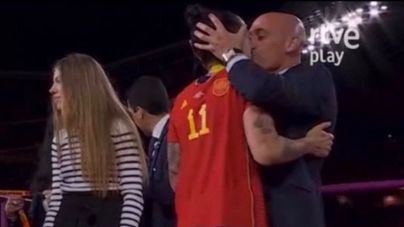 Fiscalía se querella contra Rubiales por agresión sexual y coacciones