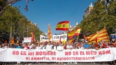 Marcha multitudinaria en Barcelona contra la "aberración" de la amnistía