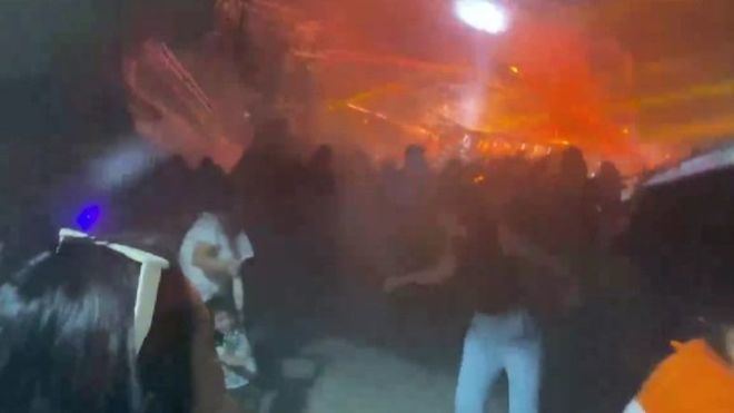 El derrumbe de un escenario en un mitin político en México deja al menos 9 muertos