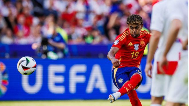 España busca el pase a octavos ante la vigente campeona Italia