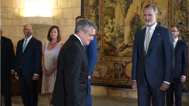 Macías Castaño jura su cargo como miembro del Tribunal Constitucional