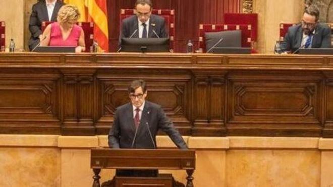 Illa logra ser investido en una jornada protagonizada por Puigdemont