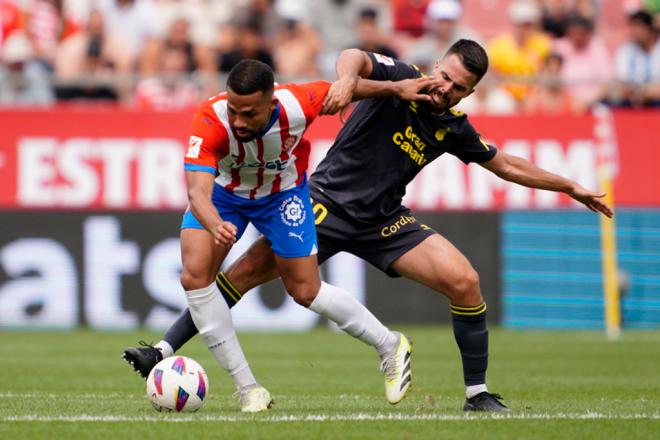 El esfuerzo de Las Palmas se rompe a 3 minutos del final