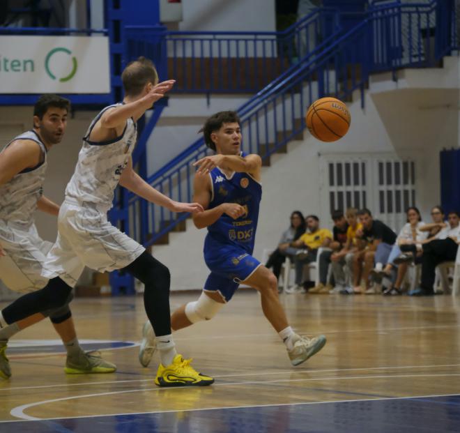 Remontada y estreno perfecto en casa para el Náutico de Tenerife