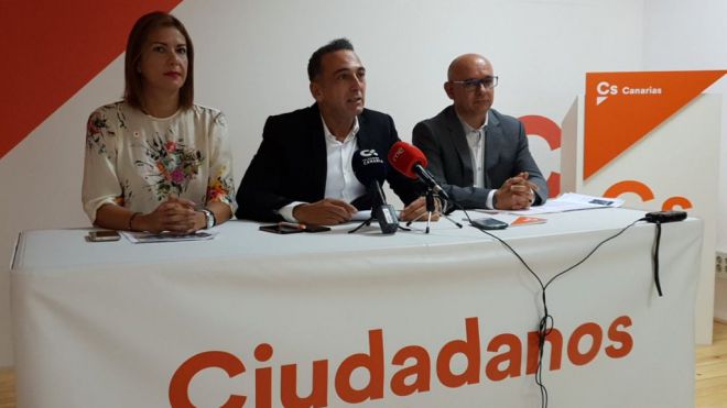 “La adjudicación del contrato de limpieza es un atropello más del equipo de gobierno en Santa Cruz de Tenerife”