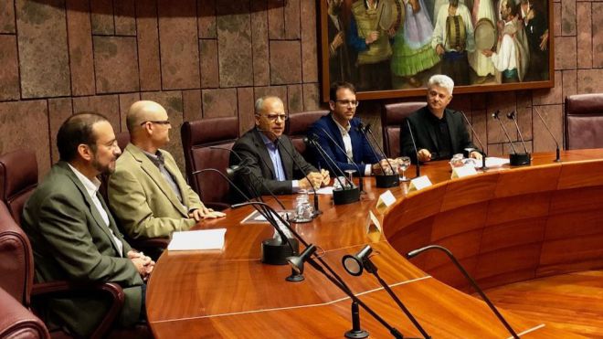 Marcial Morera presentó el libro 'Silbo gomero o arte de hablar silbando'