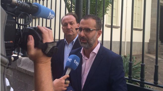 “El Gobierno no quiere propuestas para acabar con los chiringuitos políticos en las islas”