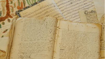 El Gobierno garantiza la preservación de 1,5 kilómetros de documentos procedentes de archivos privados