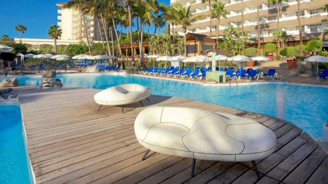 La competencia obliga a los hoteles canarios a bajar los precios
