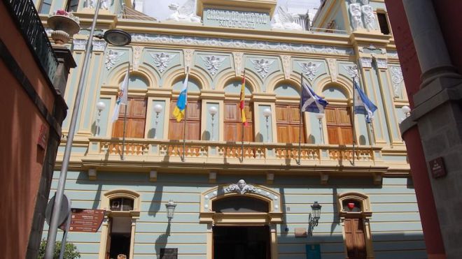 El astrónomo Juan Valderrama y Aguilar protagoniza una conferencia en el Círculo de Amistad XII de Enero