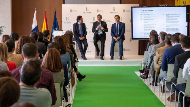 Clavijo aboga por aumentar la colaboración público-privada para formar trabajadores en la FP Dual