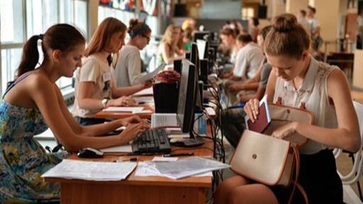 En octubre, los trabajadores afiliados a la Seguridad Social en turismo crecieron un 3,6% interanual