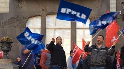 Policías y bomberos de LPGC reivindican la "dignificación" de sus condiciones de trabajo
