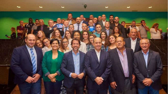 La Federación de Lucha Canaria de Tenerife distingue a deportistas y entidades con los Premios Cabildo 17-18