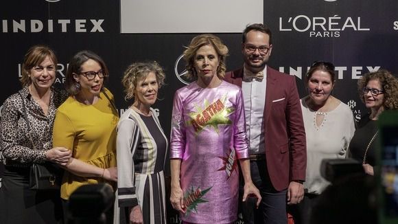 La seda de El Paso triunfa en Madrid de la mano de Agatha Ruiz de la Prada