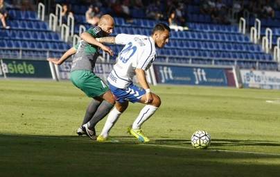 El Tenerife empata en su último partido en el Heliodoro de la temporada