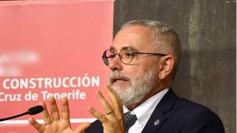 Madrid bloquea el puerto de Fonsalía para impedir el desarrollo de Tenerife
