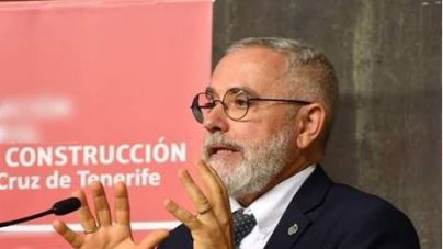 Madrid bloquea el puerto de Fonsalía para impedir el desarrollo de Tenerife