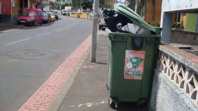 Los vecinos denuncian el abandono y decadencia de Agua García