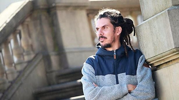 “Frente al país de la suerte, queremos un país de certezas”