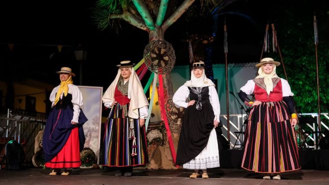 Laura Mora González se proclama Romera Mayor de las Fiestas de Valle San Lorenzo
