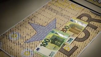 Entran en circulación los nuevos billetes de 100 y 200 euros