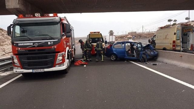 Dos mujeres resultan heridas, una grave, en un accidente de tráfico en la autopista del sur
