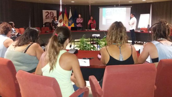 Los microplásticos protagonizan la primera sesión de la Universidad de Verano de La Gomera