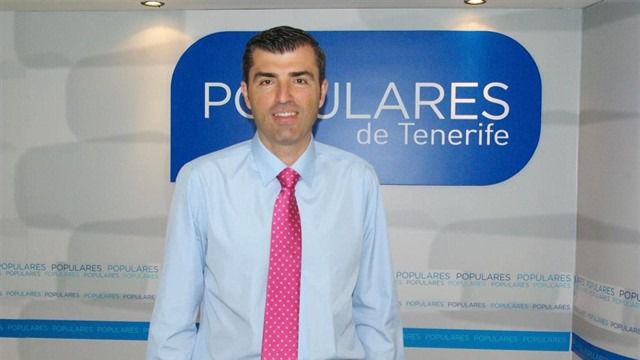 Domínguez tilda a Arriaga de 'sinvergüenza político' al engañarle con la moción de censura en el Cabildo