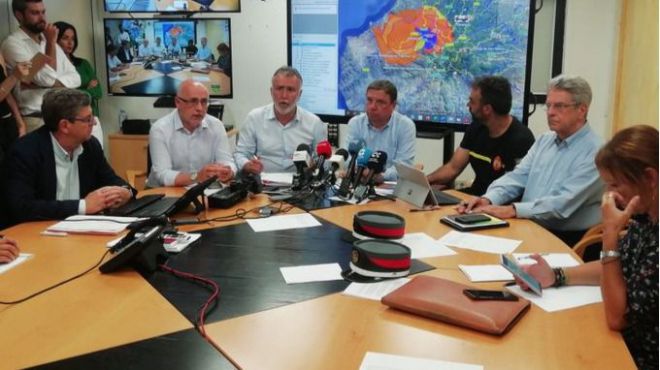 El fuego sigue sin control y avanza hacia el sur con unas 10.000 hectáreas quemadas