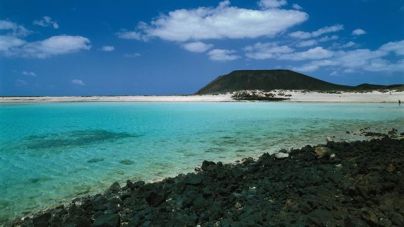 La capacidad de carga del Islote de Lobos es de 704 turistas al día aunque podría llegar a 870