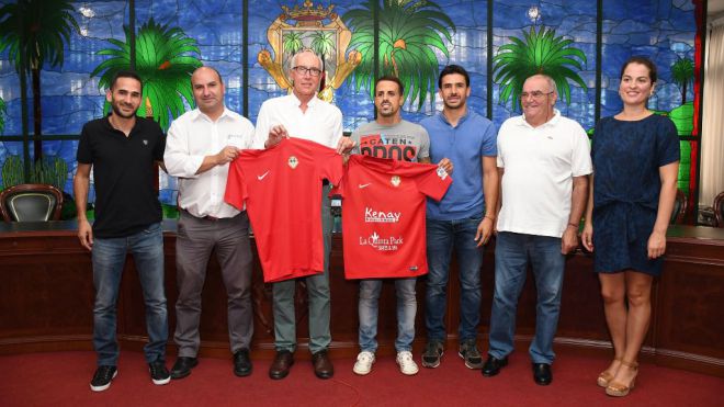 Vitolo elige al CD Santa Úrsula para su regreso al fútbol tinerfeño