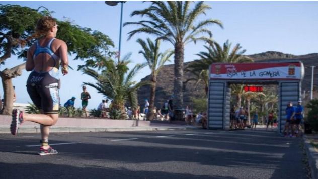 El Triatlón Isla de La Gomera obliga a efectuar cortes en las salidas de San Sebastián hacia el norte y el sur