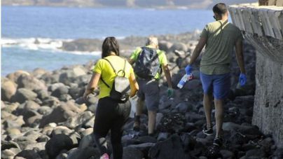 Recogen más de 500 kilogramos de plástico a lo largo de la costa de Agaete