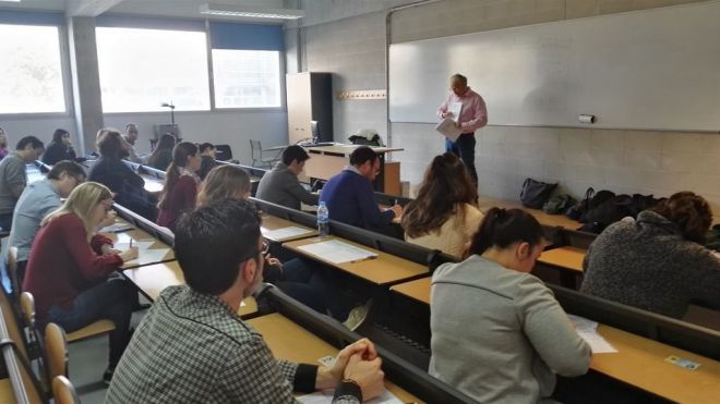 El paro baja en Canarias por las contrataciones en educación